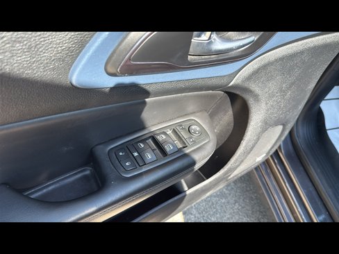 Used 2015 Chrysler 200 S w/ Navigation & Sound Group I image 8