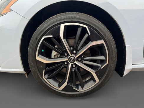 Used 2023 Nissan Altima 2.5 SR image 14