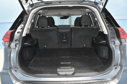 Used 2020 Nissan Rogue SV w/ Premium Package image 35