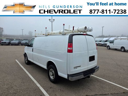 Used 2017 Chevrolet Express 3500 image 4