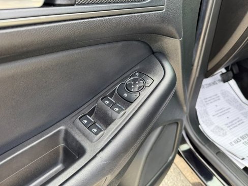 Used 2023 Ford Edge SE w/ Black Appearance Package image 18