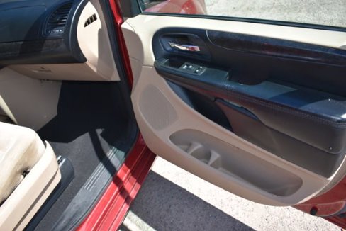 Used 2016 Dodge Grand Caravan SE w/ Quick Order Package 29E SE image 17