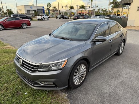 Used 2016 Volkswagen Passat 1.8T SE w/ Lighting Package (P06) image 1