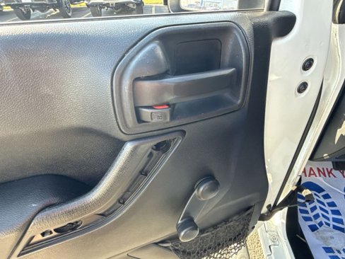 Used 2014 Jeep Wrangler Unlimited Sport w/ Connectivity Group image 14