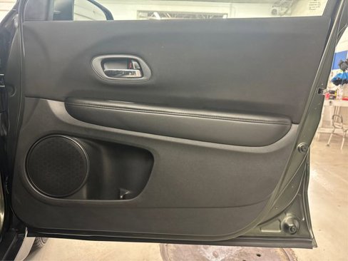 Used 2018 Honda HR-V LX image 24