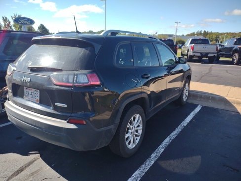 Used 2020 Jeep Cherokee Latitude w/ Cold Weather Group image 6