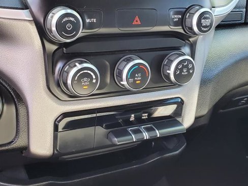 Used 2019 RAM 1500 Big Horn image 18