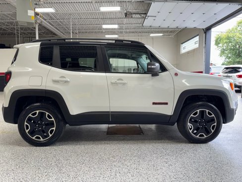 Used 2017 Jeep Renegade Trailhawk image 12
