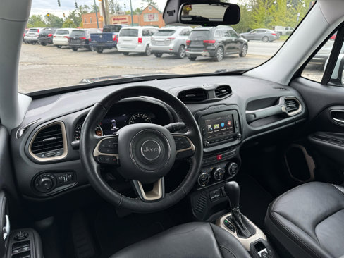 Used 2017 Jeep Renegade Limited image 12
