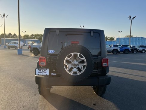 Used 2013 Jeep Wrangler Unlimited Rubicon w/ Dual Top Group image 7