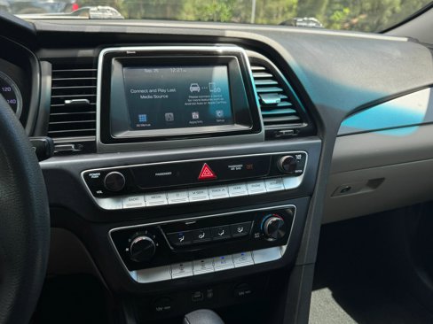 Used 2018 Hyundai Sonata SE image 17