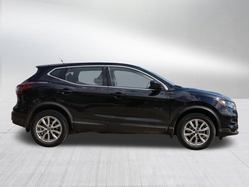Certified 2022 Nissan Rogue Sport S image 8