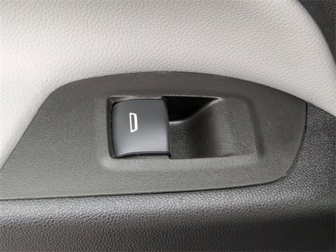 Used 2023 Chevrolet Equinox LS image 29