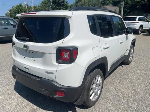 Certified 2022 Jeep Renegade Latitude w/ Convenience Group image 5
