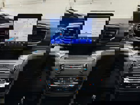 Certified 2020 Ford Explorer XLT w/ Equipment Group 202A image 18