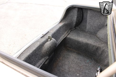Used 1989 Chrysler New Yorker image 12