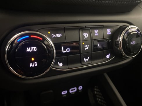 Used 2021 Chevrolet TrailBlazer LT w/ Convenience Package image 22