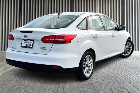Used 2017 Ford Focus SE image 2