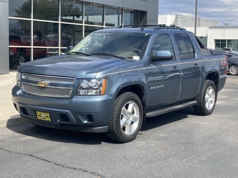 Used 2011 Chevrolet Avalanche LS image 2