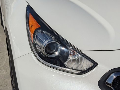 Used 2019 Kia Niro FE image 10