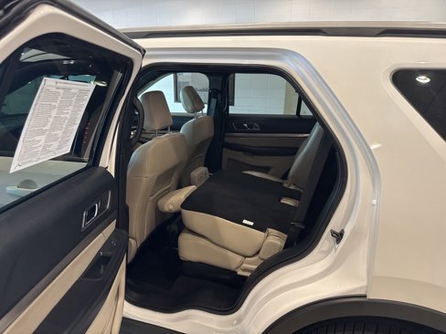 Used 2018 Ford Explorer XLT w/ Equipment Group 202A image 21