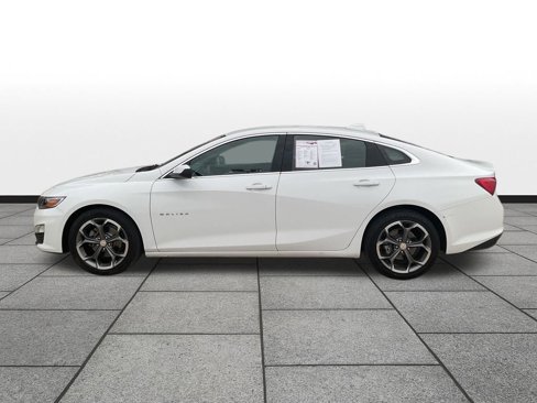 Used 2023 Chevrolet Malibu LT image 2