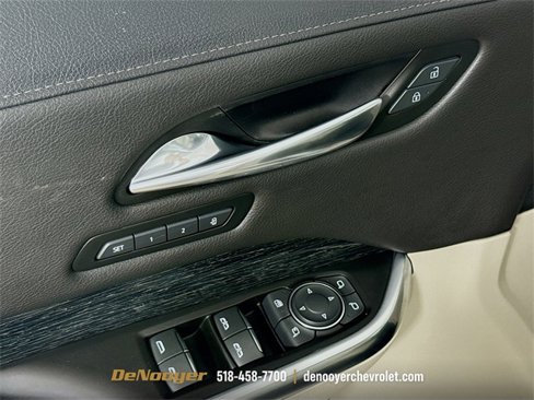 Used 2021 Cadillac XT4 Premium Luxury w/ Cold Weather Package image 17