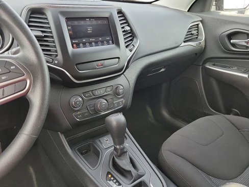 Used 2020 Jeep Cherokee Latitude image 20