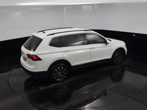 Used 2021 Volkswagen Tiguan SEL image 32