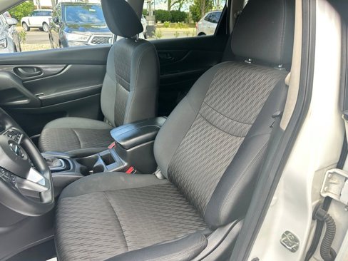 Used 2019 Nissan Rogue S image 14
