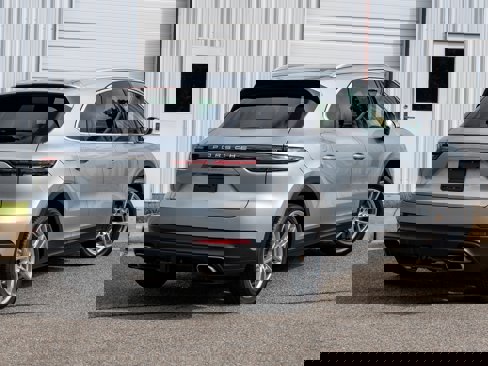 Certified 2022 Porsche Cayenne image 7