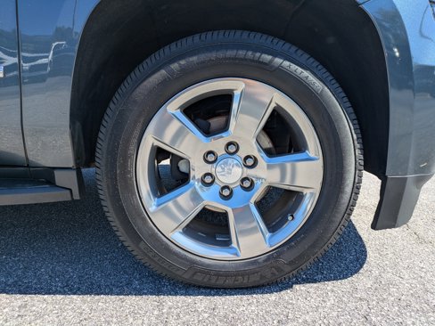 Used 2019 Chevrolet Suburban LT image 11