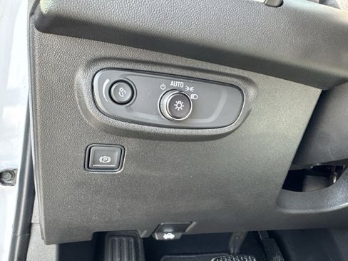 Certified 2022 GMC Terrain SLE w/ Driver Convenience Package image 18