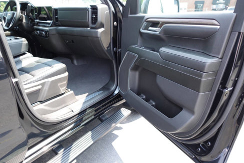 Used 2023 Chevrolet Silverado 1500 LT image 32