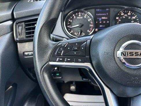 Used 2018 Nissan Rogue S image 21
