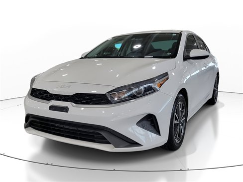 Used 2023 Kia Forte LXS image 2