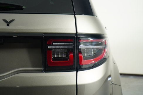 Used 2025 Land Rover Discovery Sport Dynamic SE image 14