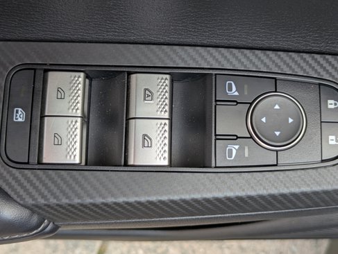 Used 2022 Mitsubishi Outlander SE image 16