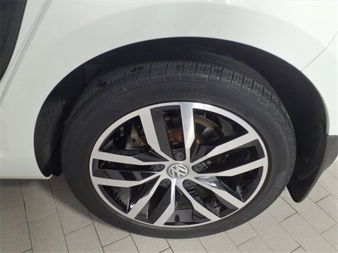 Used 2016 Volkswagen Golf SE image 18