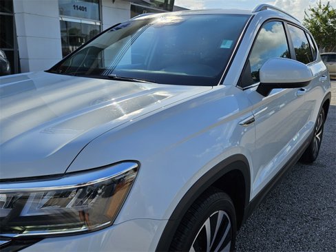 Certified 2024 Volkswagen Taos SE image 23