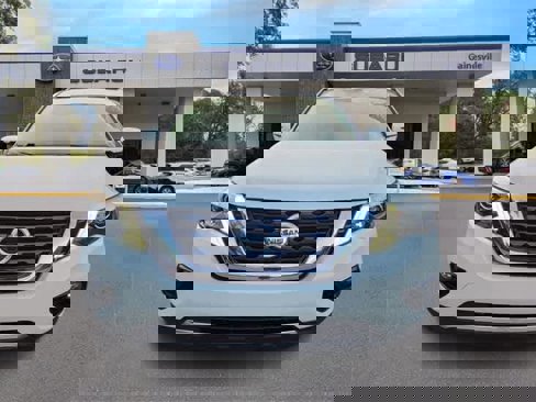 Used 2020 Nissan Pathfinder Platinum image 9