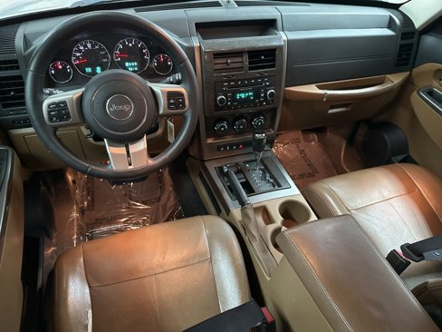 Used 2012 Jeep Liberty Limited image 13