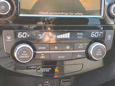 Used 2018 Nissan Rogue SV image 22