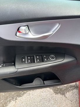Used 2024 Kia Forte LXS image 11