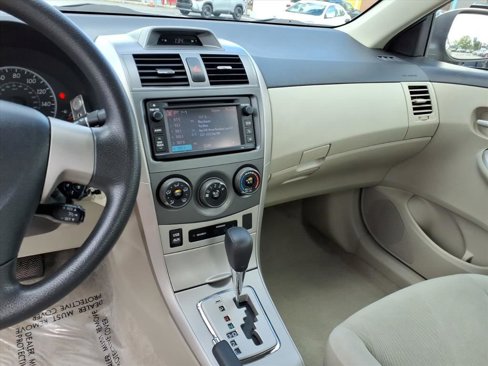Used 2013 Toyota Corolla LE image 12