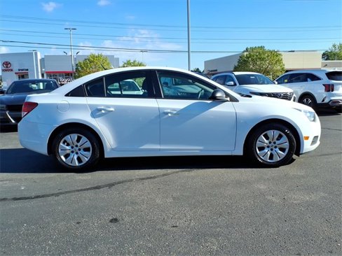 Used 2014 Chevrolet Cruze LS image 8