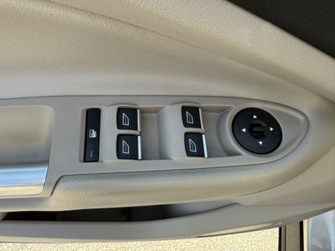 Used 2018 Ford Escape Titanium image 13