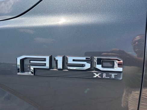 Used 2015 Ford F150 XLT image 23