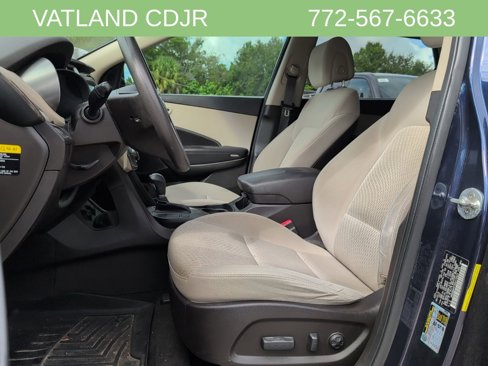 Used 2017 Hyundai Santa Fe SE image 32