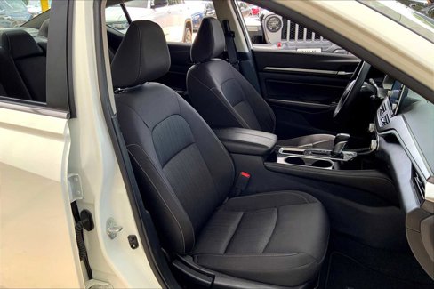 Used 2023 Nissan Altima 2.5 SV image 8